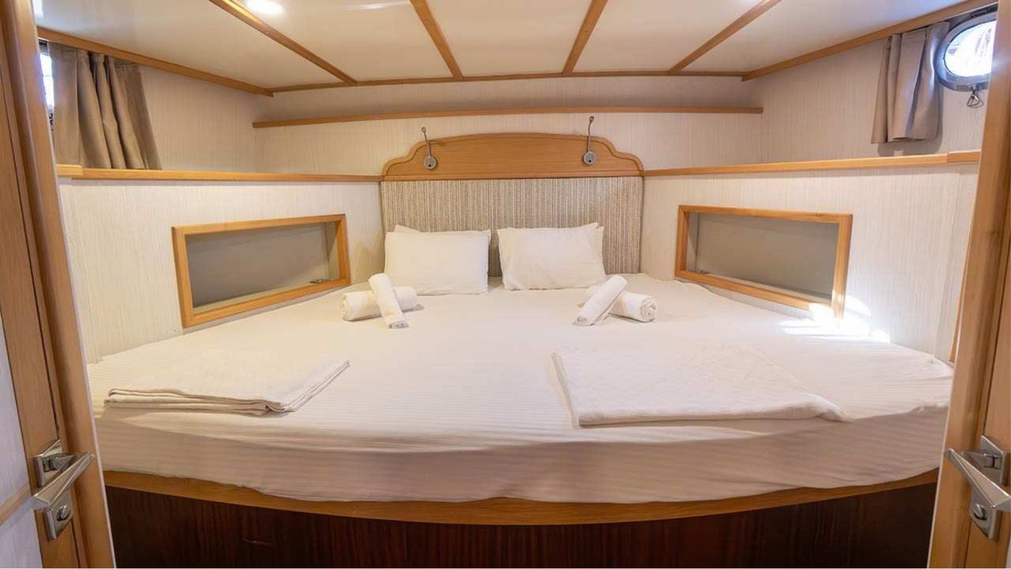Eureka yachting- gulet charter