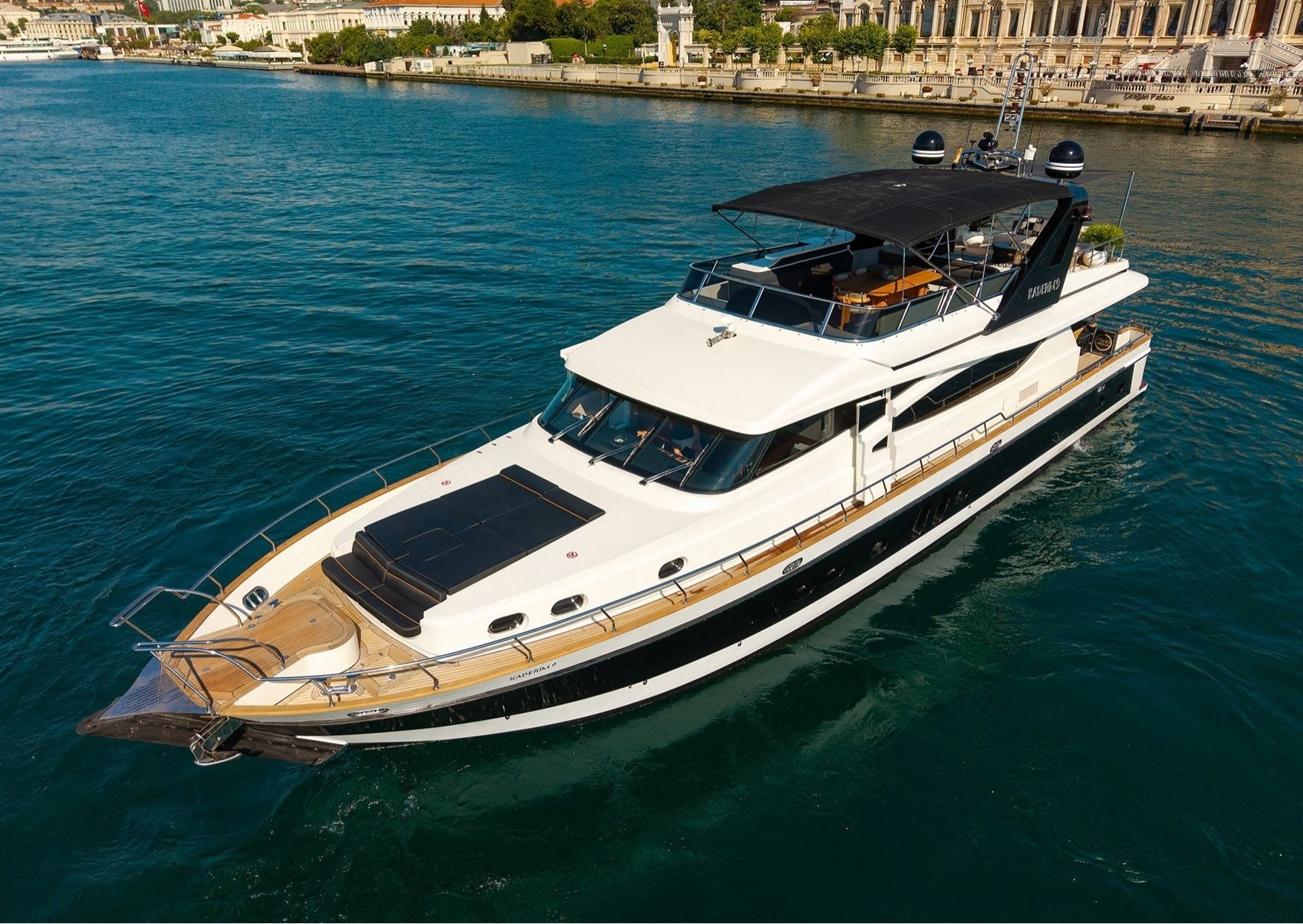 Private yacht charter in Istanbul